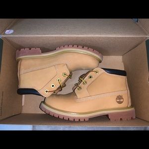Ankle height timberlands